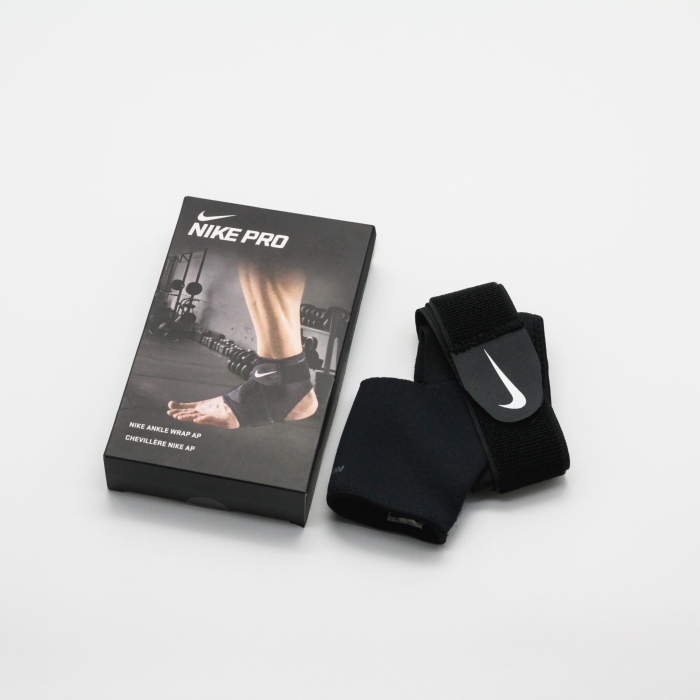 NIKE PRO ANKLE WRAP AP S BLACK WHITE S Hoops Station